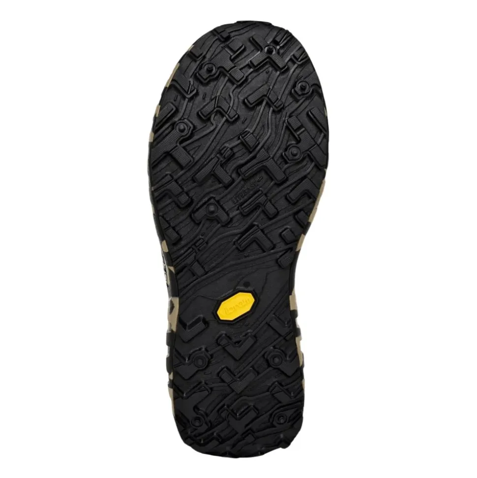 001A Buty do biegania w terenie