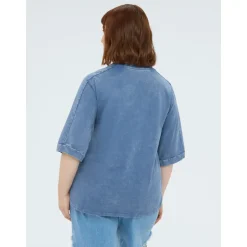 Bluza z ozdobnymi łańcuszkami