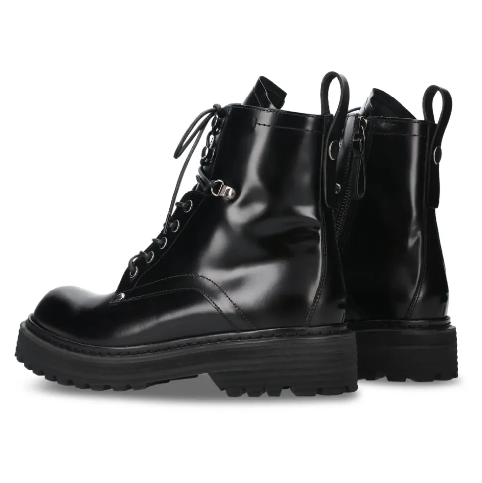 Buty sznurowane