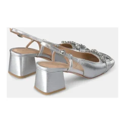 Buty z płaską strzemionami