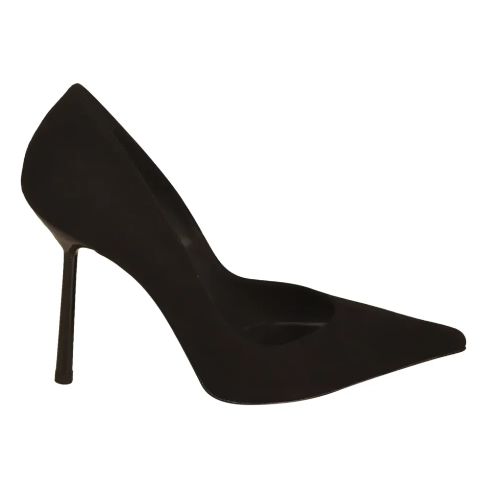 Czarne buty na obcasie