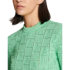 Dzianinowy sweter z ażurowym monogramem