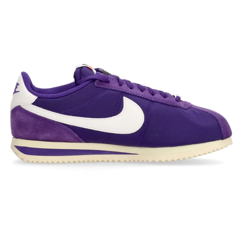 Field Low Cut Sneakers