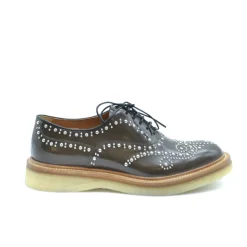 Klasyczne sznurowane buty