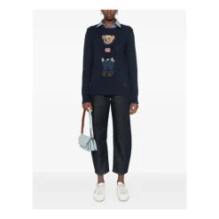 KNITWEAR
