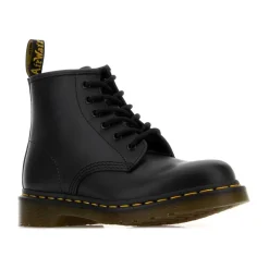 101 Lace-Up Boots
