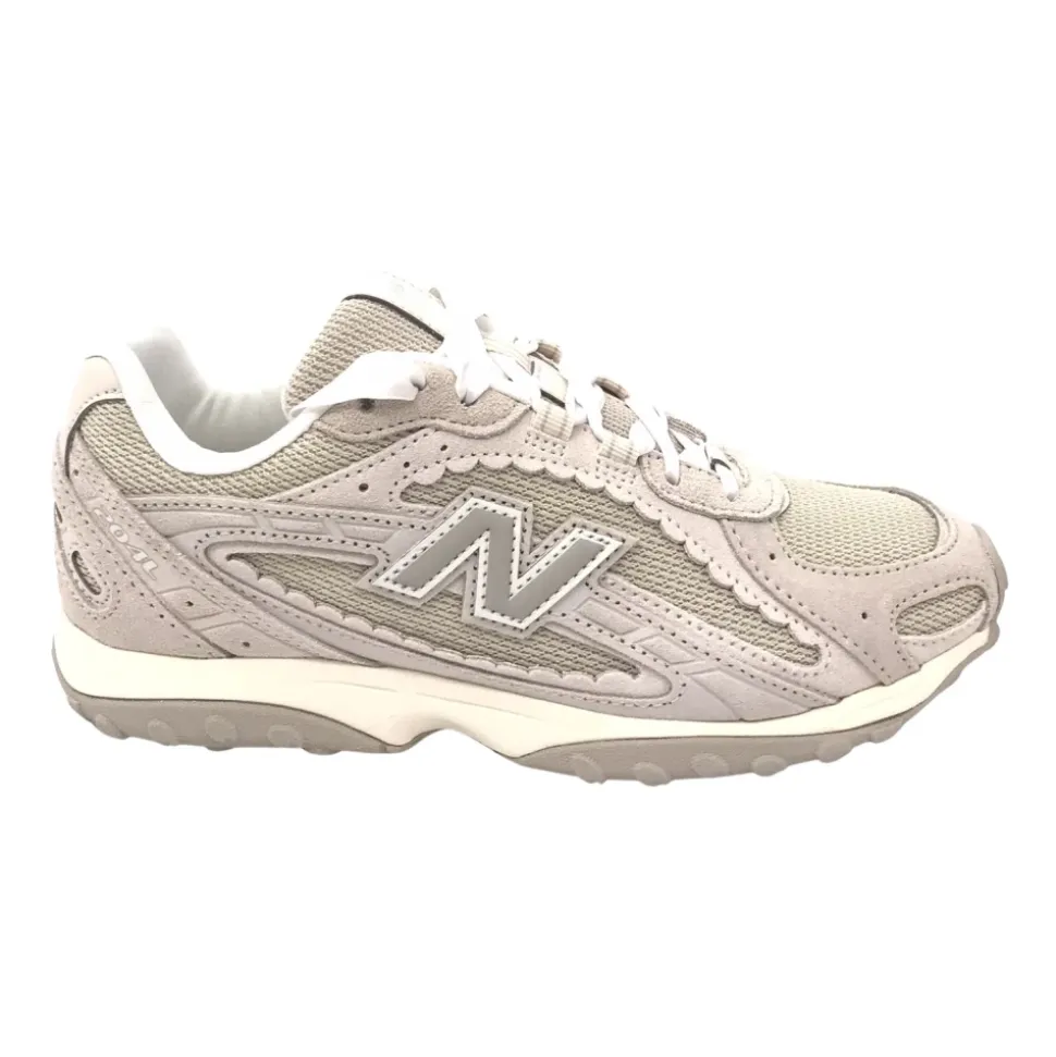 204L Sneakers