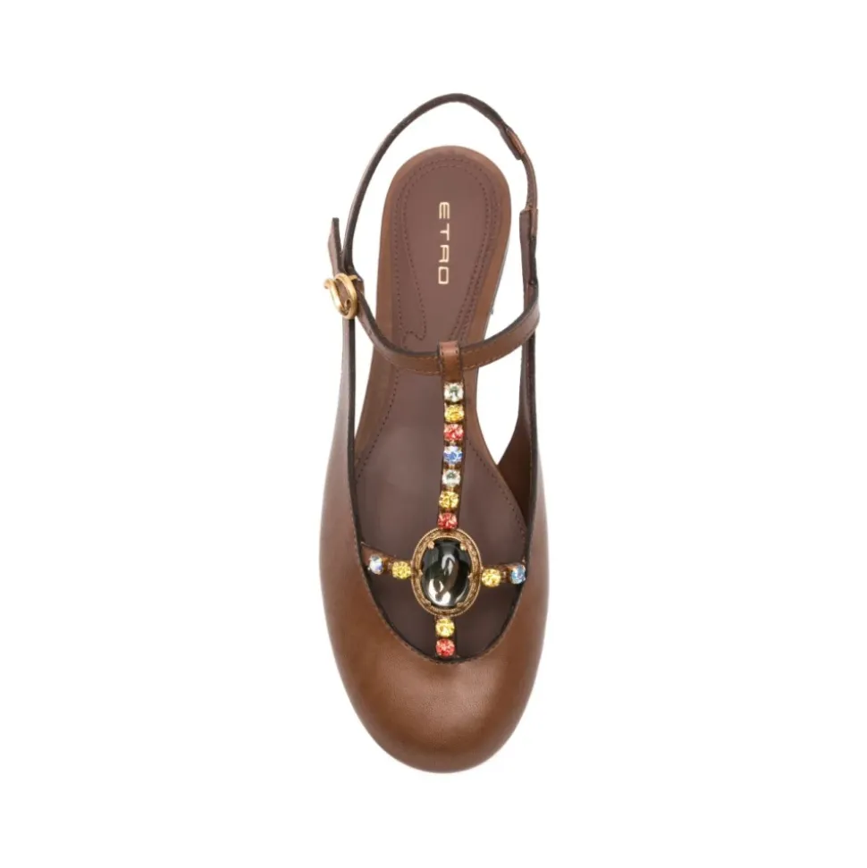 Niskie skórzane klapki Slingback z dżetami