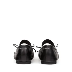 Płaskie buty z kokardą ze skóry