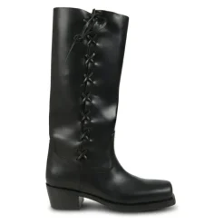 Roxanne Boot