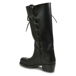 Roxanne Boot