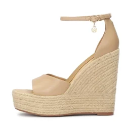 Sandały na koturnie z sznurkiem