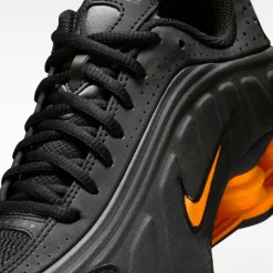 Shox R4