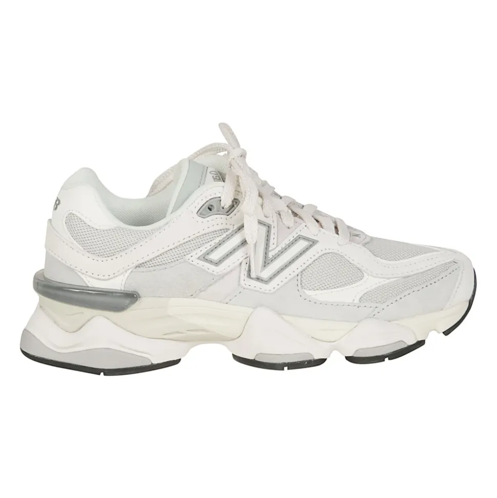 9060 Sneakers