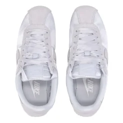Sneakersy z niskim profilem i wyściełanym kołnierzem