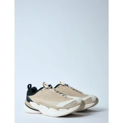 Sneakersy z nubukowej skóry na grubej podeszwie