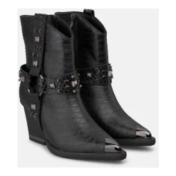Studded bootie z metalicznym detalem