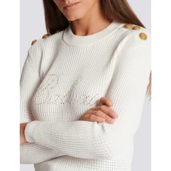Sweter z charakterystycznym splotem