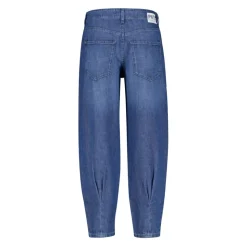 The Loose Jeans