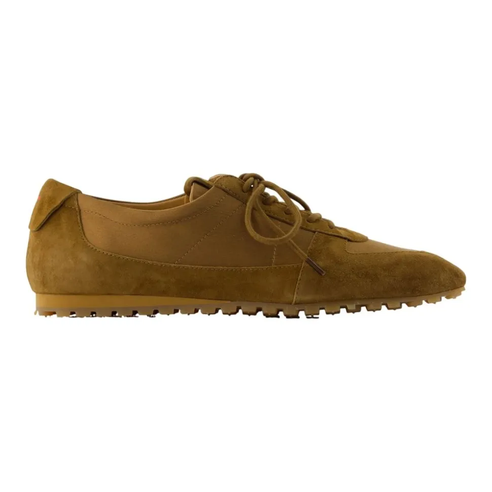 Uma Sneakers