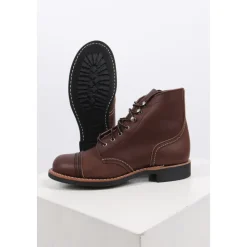 Wysokie sznurowane buty